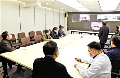 蘭大校長(zhǎng)嚴(yán)純?nèi)A等視頻連線蘭大一院、二院支援湖北醫(yī)療隊(duì)員