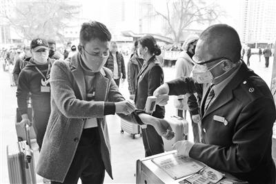 甘肅開(kāi)出第五趟“點(diǎn)對(duì)點(diǎn)”復(fù)工專(zhuān)列