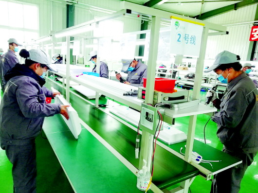 白銀會(huì)寧縣易地扶貧搬遷就業(yè)扶貧車(chē)間全面復(fù)工復(fù)產(chǎn)