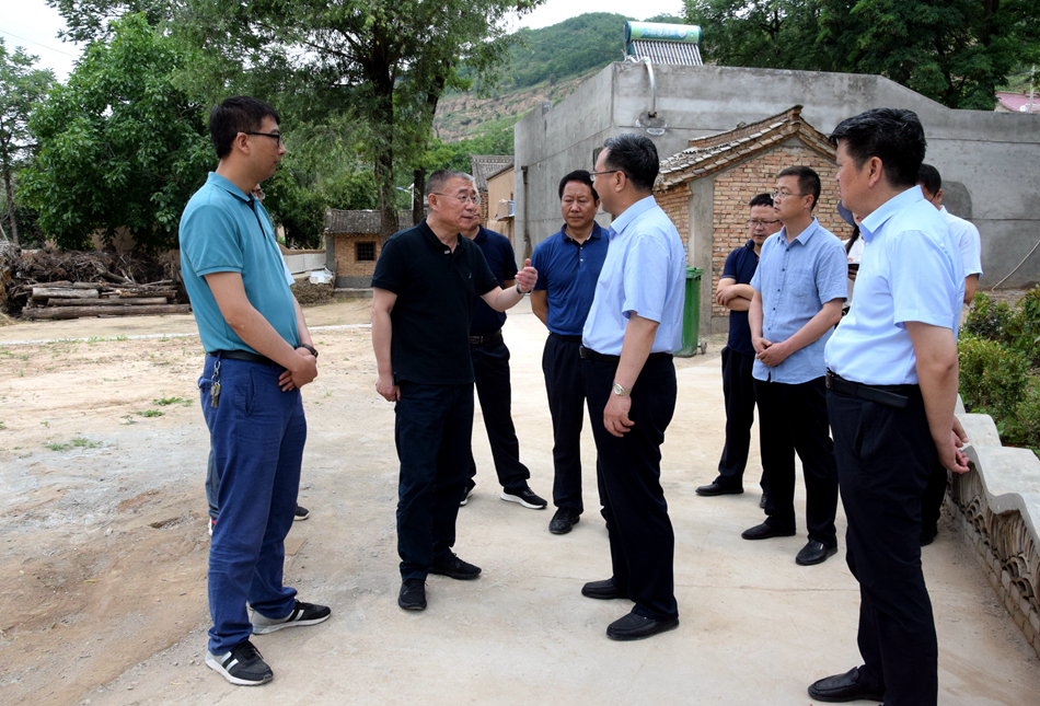 王銳深入麥積區(qū)、甘谷縣掛牌督戰(zhàn)村調研指導脫貧攻堅工作