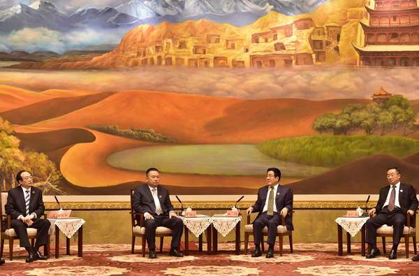 林鐸會見參加第二十六屆蘭洽會的企業(yè)家 唐仁健歐陽堅孫偉等參加有關會見