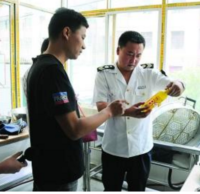 蘭州市場監(jiān)管局綜合行政執(zhí)法隊(duì)開展學(xué)校、托幼機(jī)構(gòu)食品安全專項(xiàng)檢查