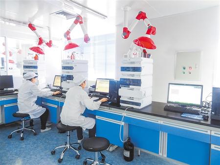 【抓“六穩(wěn)” 促“六?！薄繙p輕企業(yè)負(fù)擔(dān) 幫助渡過(guò)難關(guān)