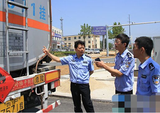 蘭州市開展?；愤\(yùn)輸交通安全專項(xiàng)整治行動(dòng)