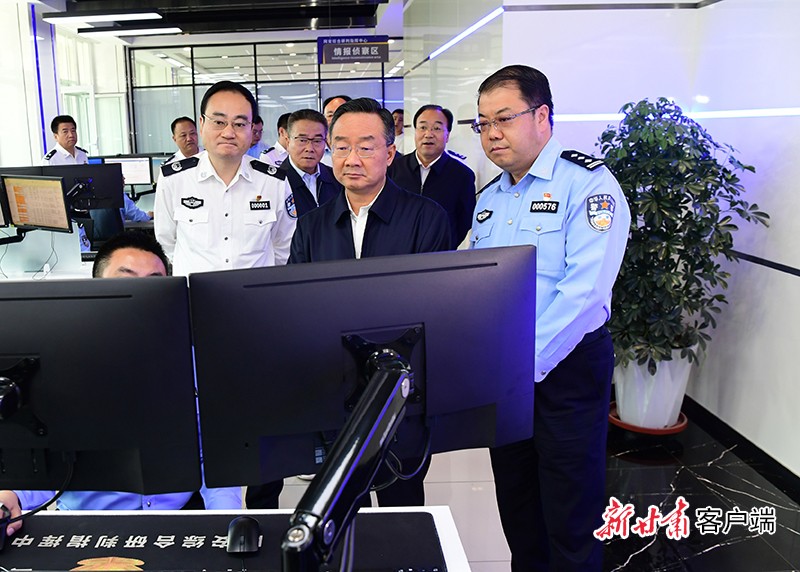 唐仁健在省公安廳調研時強調 對黨絕對忠誠恪守宗旨使命筑穩(wěn)發(fā)展根基 努力提升人民群眾的獲得感幸福感安全感