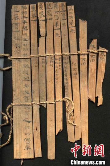 圖為藏于敦煌博物館內(nèi)的漢代簡牘。敦煌市委宣傳部供圖