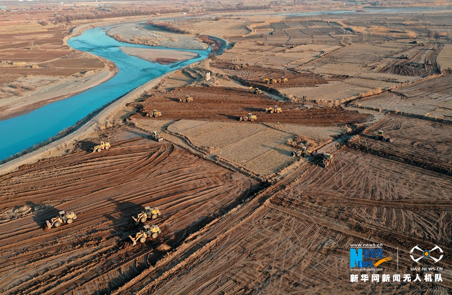 【“飛閱”中國】甘肅張掖：萬畝高標準農(nóng)田建設酣