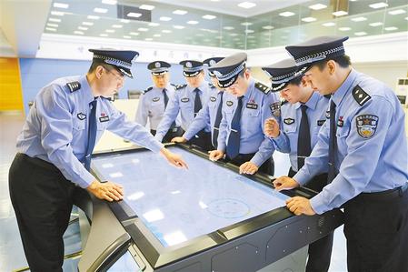 致敬！人民警察