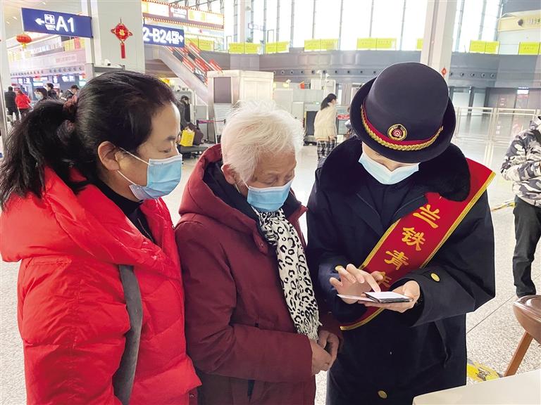 【新春走基層】春運今日拉開大幕 蘭州局集團(tuán)加開臨時旅客列車16對