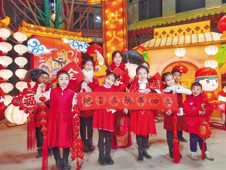 中共蘭州市委宣傳部出品 原創(chuàng)音樂(lè)電視《全家?！?向全市人民拜年！