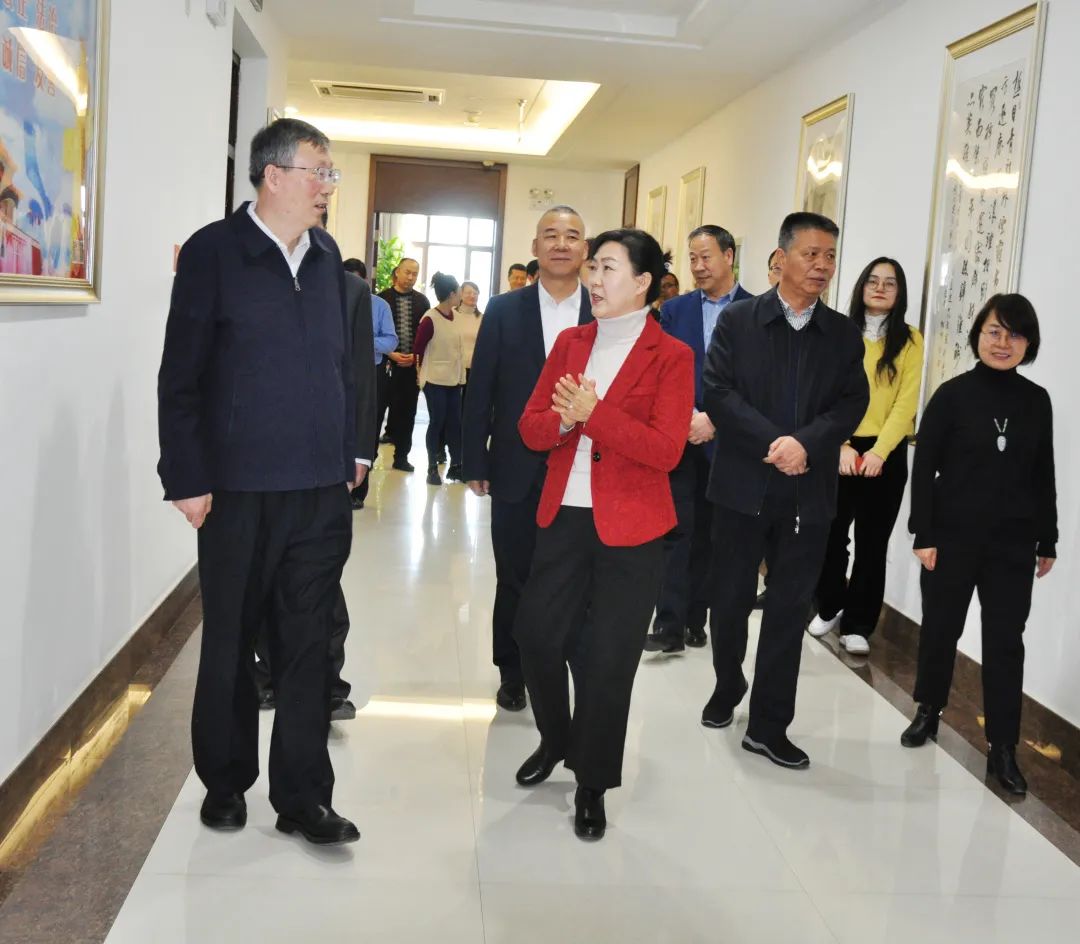 王嘉毅在省委黨的建設(shè)雜志社調(diào)研慰問時指出 圍繞中心 服務大局 辦好黨刊