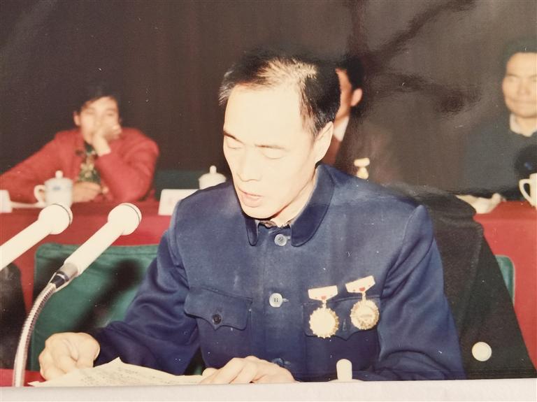 尋訪百名先鋒黨員  他用13年的時(shí)間完成28年的工作量——記“刀具大王”、全國(guó)勞模、蘭州通用機(jī)器廠工人技師蘆聚才