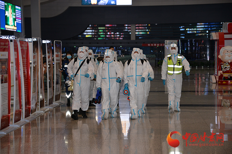 【隴拍客】蘭州西客站全面消殺，場(chǎng)面堪比大片