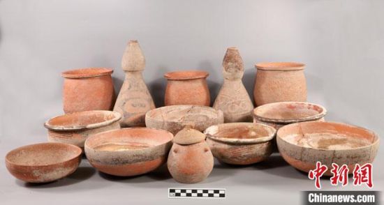 圖為圪垯川遺址出土的器物組合。(資料圖) 甘肅省文物局供圖