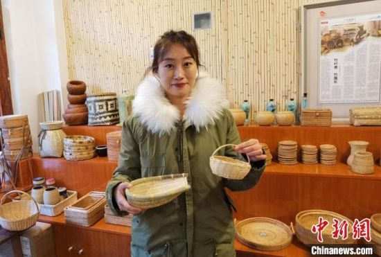 40多種精小玲瓏、純手工制作的新型盛食容器、居家工藝品等，每一件都令人愛不釋手?！●T志軍 攝