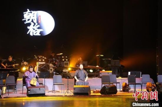 圖為甘肅本土原生態(tài)樂隊(duì)“朝格組合”在蘭州演出。(資料圖) 受訪人供圖