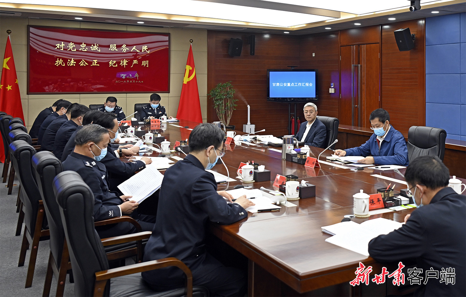 【甘快看】尹弘在甘肅省公安廳調(diào)研時(shí)強(qiáng)調(diào)：堅(jiān)持政治建警鍛造公安鐵軍，全力以赴防風(fēng)險(xiǎn)保安全護(hù)穩(wěn)定