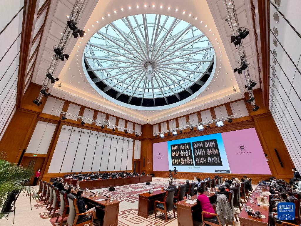 3月18日，“中國社會科學(xué)院考古學(xué)論壇·2021年中國考古新發(fā)現(xiàn)”進(jìn)行入選項(xiàng)目報(bào)告環(huán)節(jié)（手機(jī)照片）。