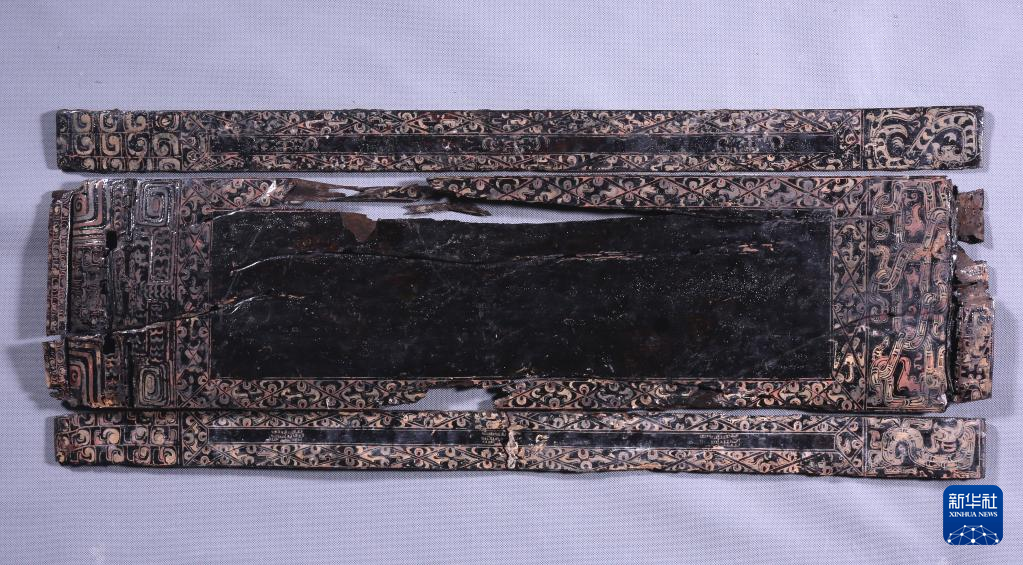 江西樟樹市國字山戰(zhàn)國墓葬出土漆瑟（資料圖）。