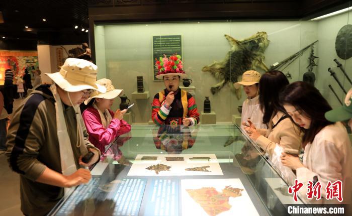 中國“土鄉(xiāng)”青?；ブh：土族故土園集中展示土族文化