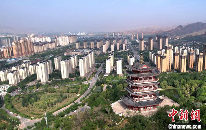 圖為“南涼古都”樂都朝陽山片區(qū)的今朝。　薛蒂 攝