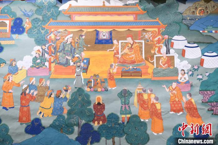 8月20日，在蘭州市博物館展出的大型歷史題材卷軸唐卡“涼州會(huì)盟”。　戴文昌 攝