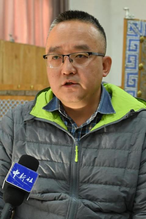 謝焱，甘肅省文物考古研究所副研究館員、考古研究二部主任、田野考古項目負(fù)責(zé)人。主持參與了張家川馬家塬戰(zhàn)國西戎墓地、臨潭磨溝齊家文化墓地等20多項考古調(diào)查、發(fā)掘工作，曾獲得中國國家文物局田野考古二、三等獎，“十二五”文物保護(hù)科學(xué)和技術(shù)創(chuàng)新二等獎等榮譽。