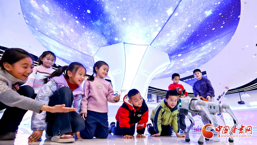 新春走基層·隴拍客丨臨澤：寒假科技館里探索奇妙科技之旅
